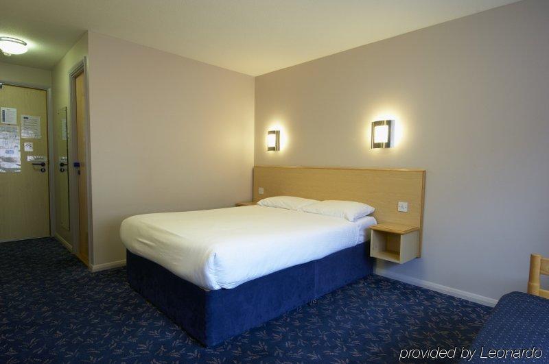 Travelodge Уотърфорд Екстериор снимка