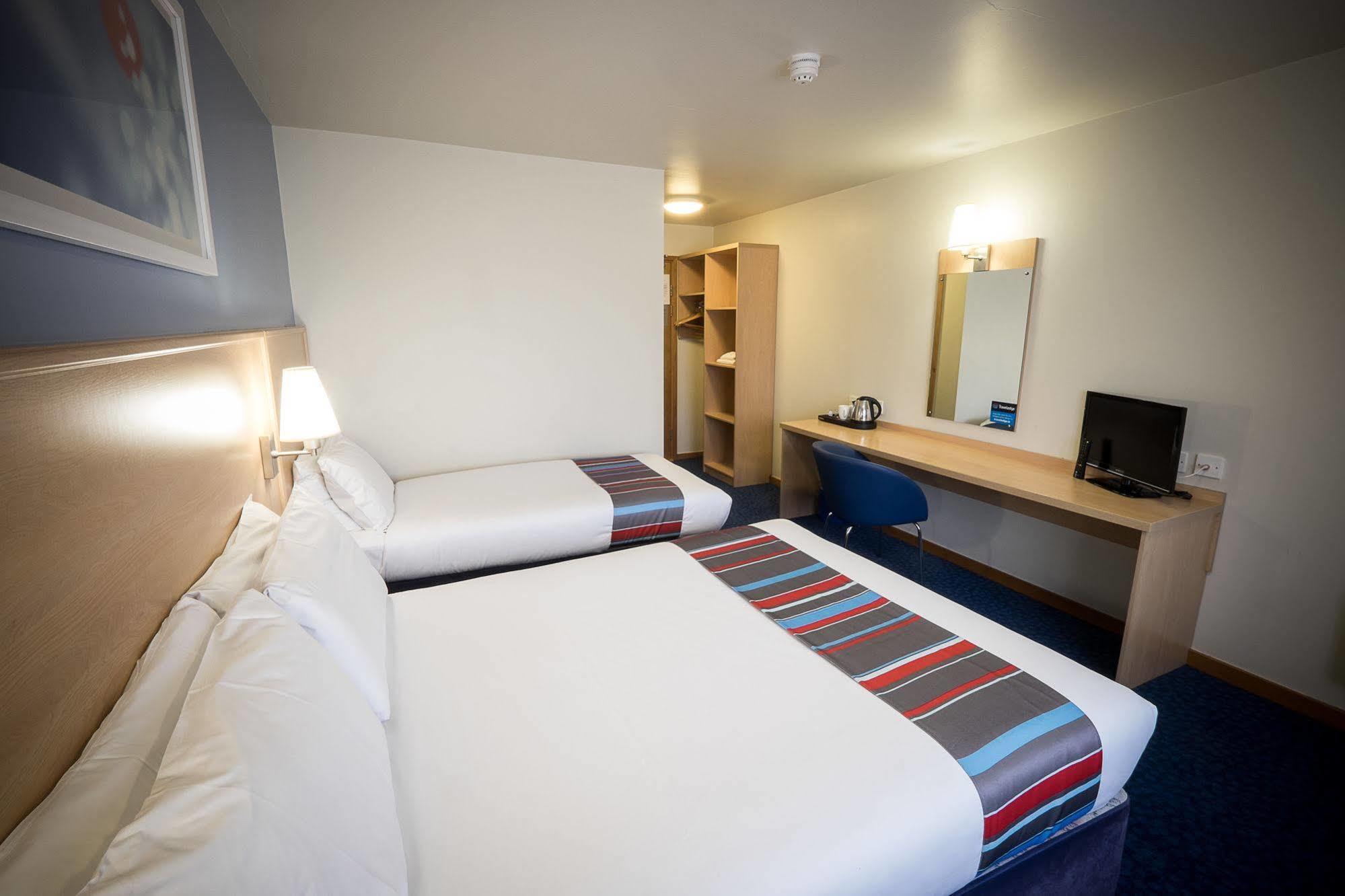 Travelodge Уотърфорд Екстериор снимка