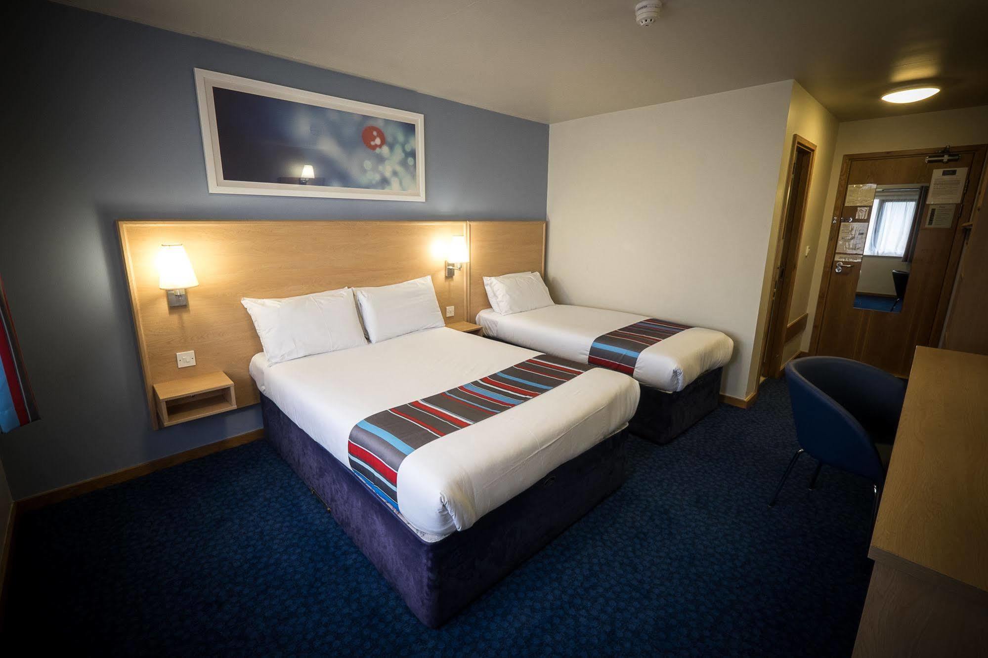 Travelodge Уотърфорд Екстериор снимка